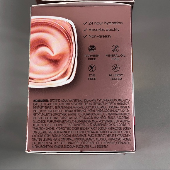 L’Oréal Paris Age Perfect Face Moisturizer and L’Oréal Paris Eye Make Remover - Picture 13 of 13